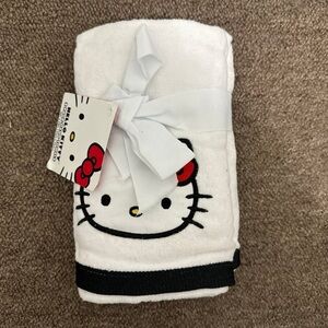Hello Kitty White Towel Set
